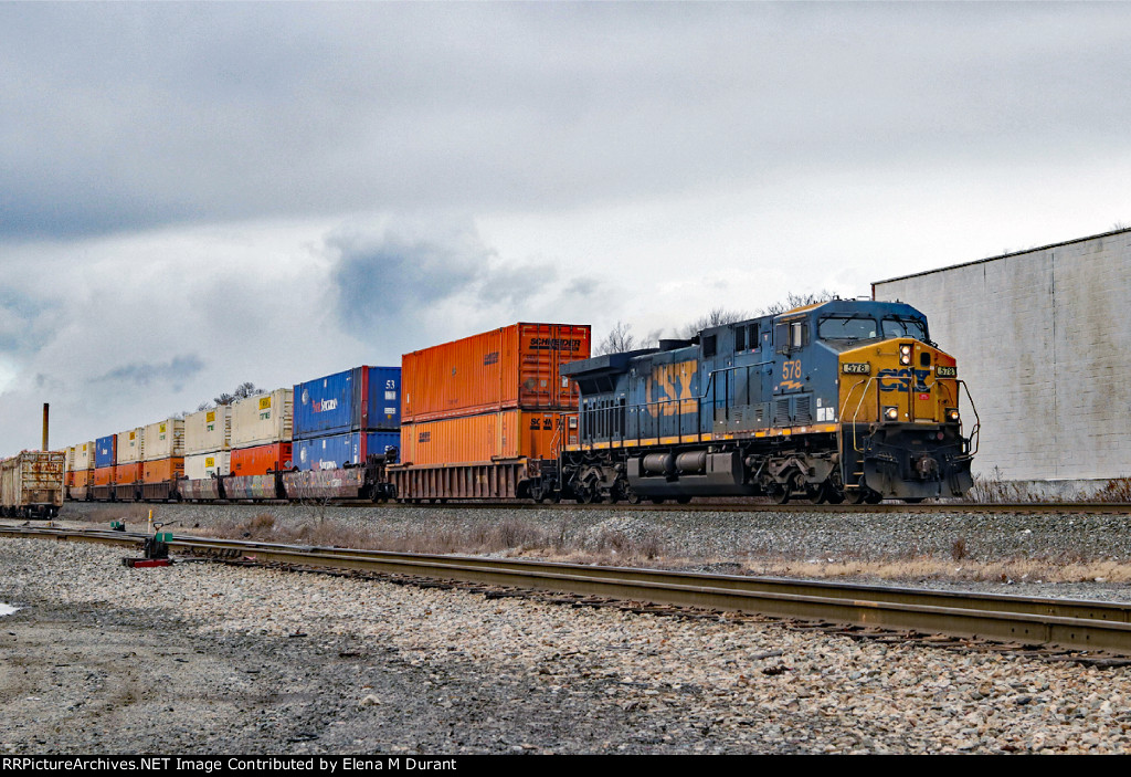 CSX 578 on I-158